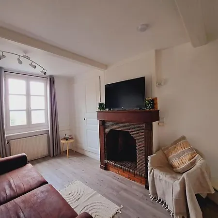 Duplex A Thiers, Vue Sur La Chaine Des Puys Holiday home *